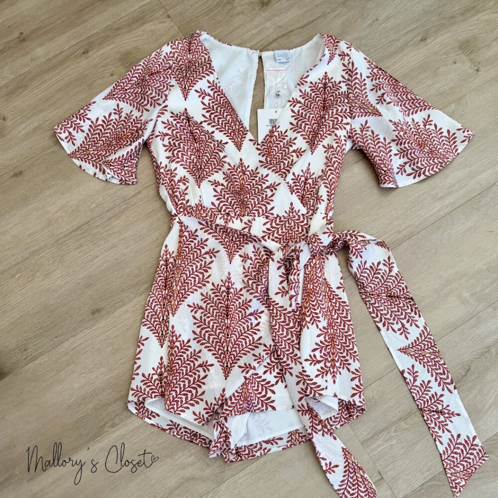 Selfie Leslie Nadi Wrap Romper – White & Red Leaf Print ❤️
